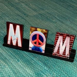 WOW / MOM Tiles and Stand